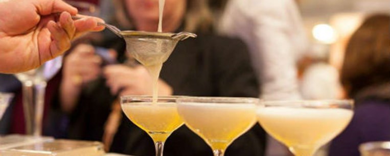 Τα cocktail αποκτούν ελληνικό άρωμα