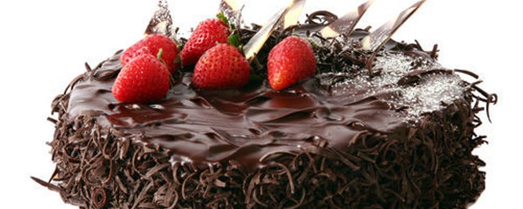 Κέικ σοκολατένιο με φράουλες