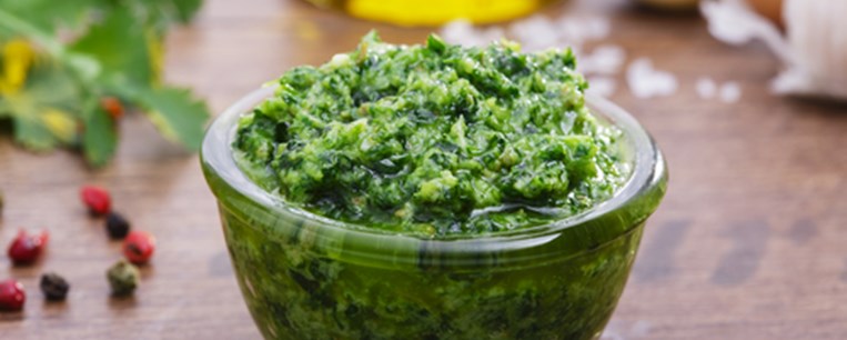 Carpaccio λαβράκι ή ξιφία με salsa verde