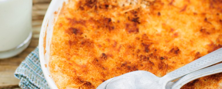 Καροτο-πατατάτο με λουκάνικο κι απάκι κουνελιού στο φούρνο