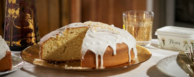 Βασιλόπιτα κέικ με λευκό γλάσσο (από το αρχείο συνταγών του Flora)