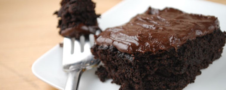 Εύκολο vegan κέικ σοκολάτας με μαστίχα