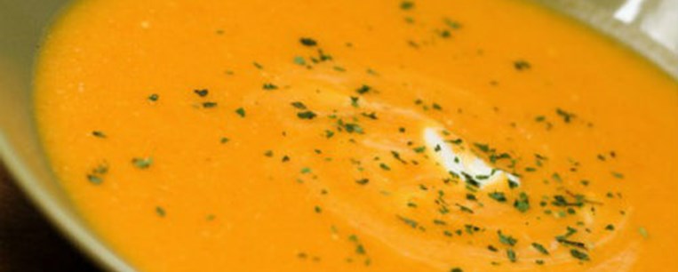 Κολοκυθόσουπα με καρότα και  κάρι  