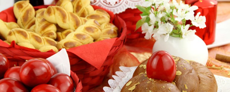8 παραδοσιακά γλυκά του Πάσχα