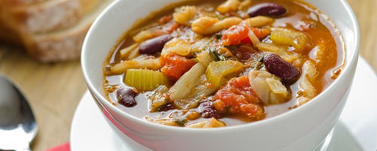 Σούπα με φασόλια και λάχανο