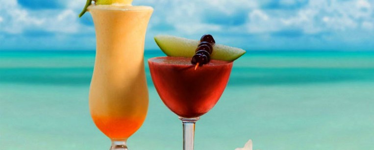 Summer Cocktails: η θριαμβευτική επιστροφή των bitters και των βερμούτ