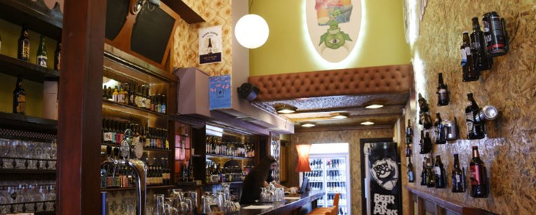 Το νέο «Tales of Ales» είναι το απόλυτο ζυθοπωλείο-μπαρ στο κέντρο της Αθήνας