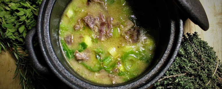 Σούπα με ζυγούρι, ξινόχοντρο, λάχανο και πράσο αυγολέμονο (του Μανώλη Παπουτσάκη)