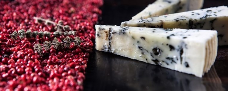«KYANO»: Το ελληνικό «μπλε τυρί»